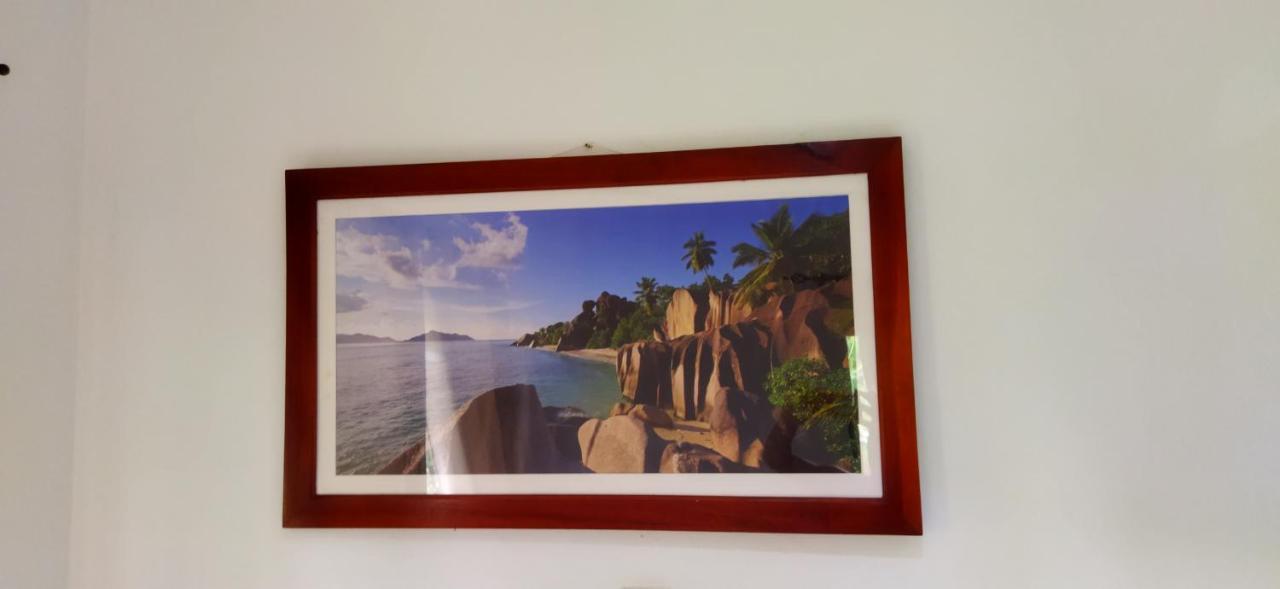 Dan Zoranz Self Catering Guest House La Digue Buitenkant foto