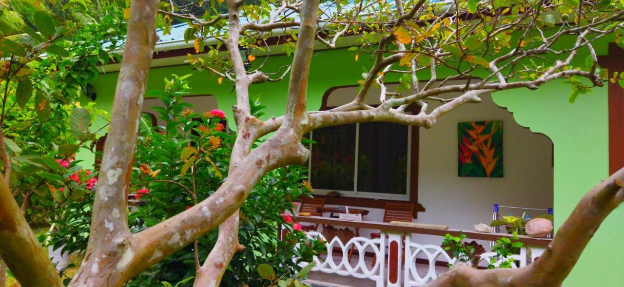 Dan Zoranz Self Catering Guest House La Digue Buitenkant foto