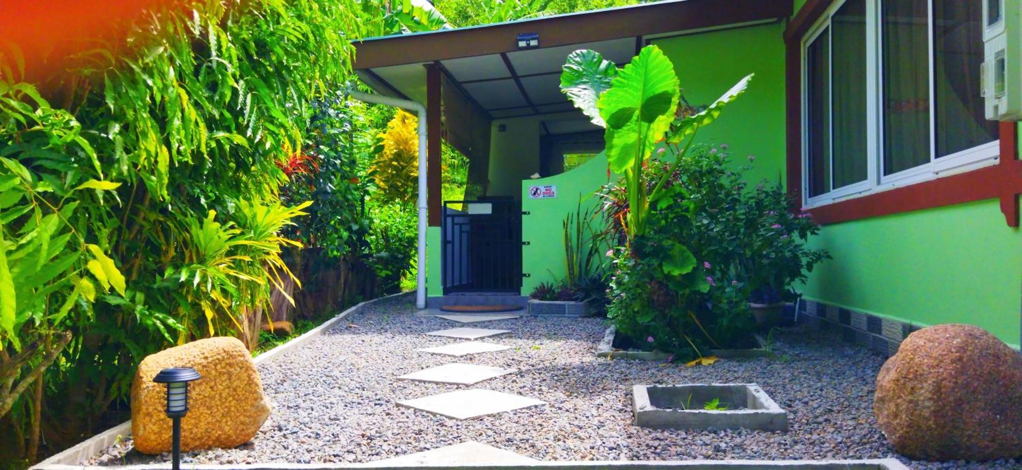 Dan Zoranz Self Catering Guest House La Digue Buitenkant foto