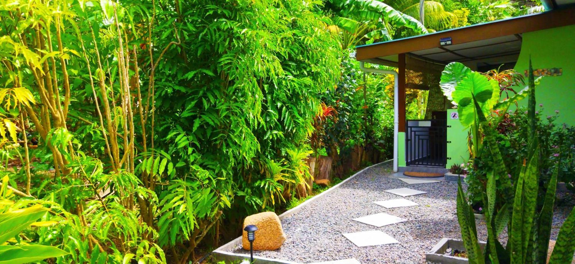 Dan Zoranz Self Catering Guest House La Digue Buitenkant foto