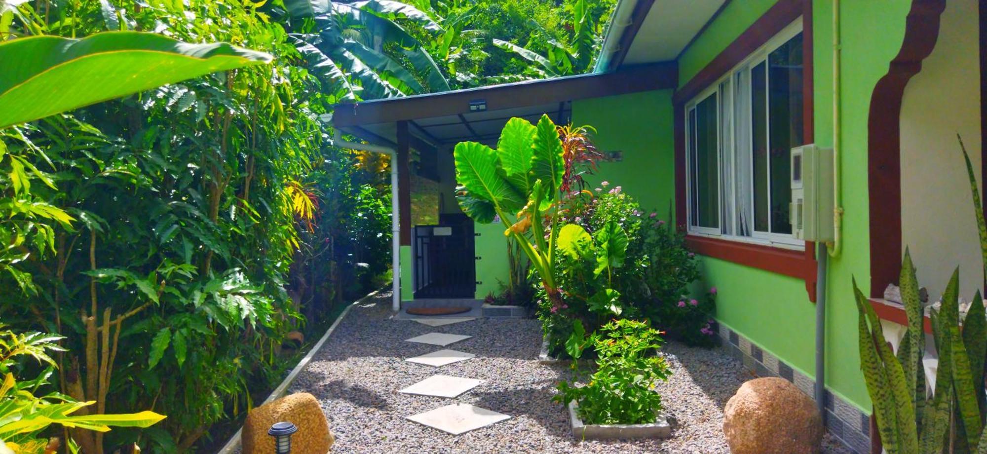 Dan Zoranz Self Catering Guest House La Digue Buitenkant foto