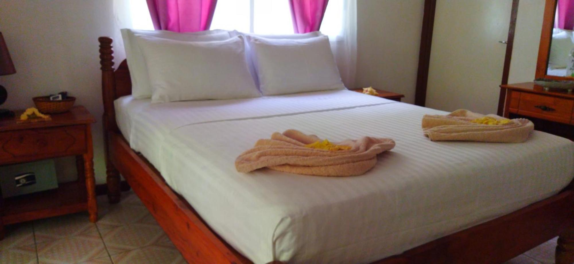 Dan Zoranz Self Catering Guest House La Digue Buitenkant foto